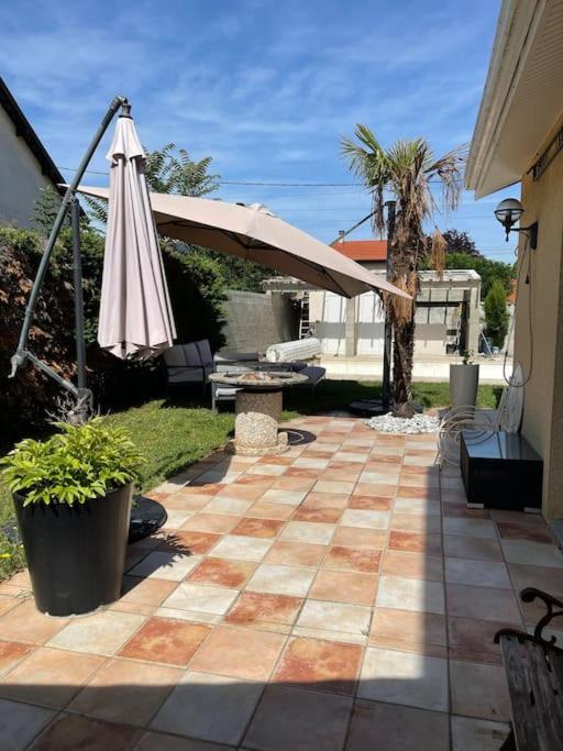Villa Individuelle - Chassieu Esterno foto